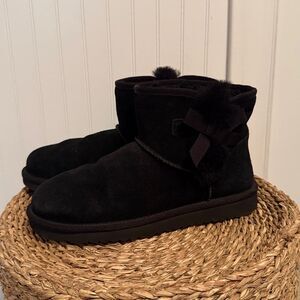 Koolaburra by UGG Black Suede Ankle Boots with Bow - 7 - Great Condition
